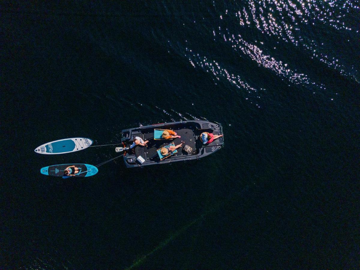 Floating House Botel 3*