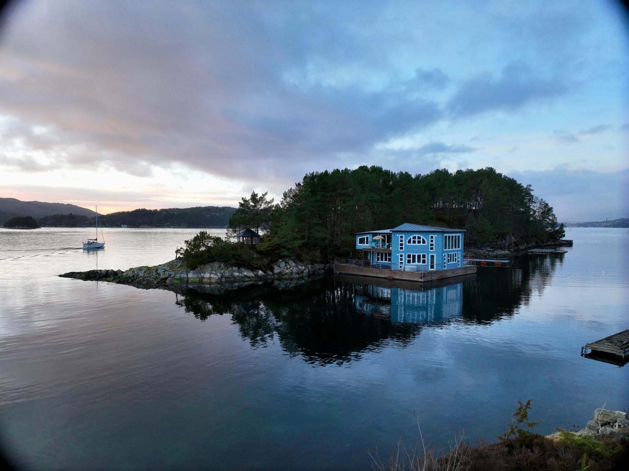 Floating House Botel Bergen