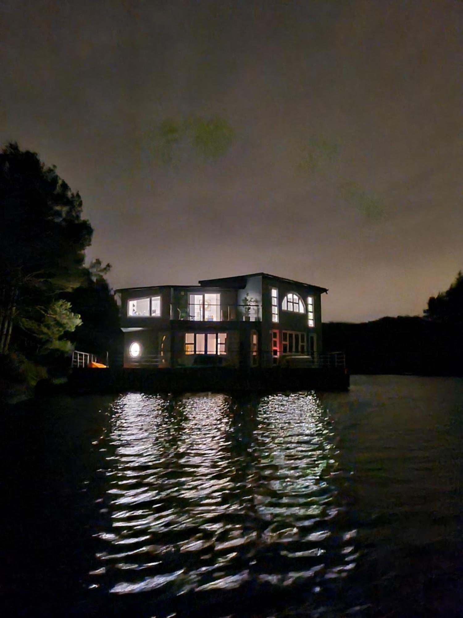 Floating Bateau-hôtel