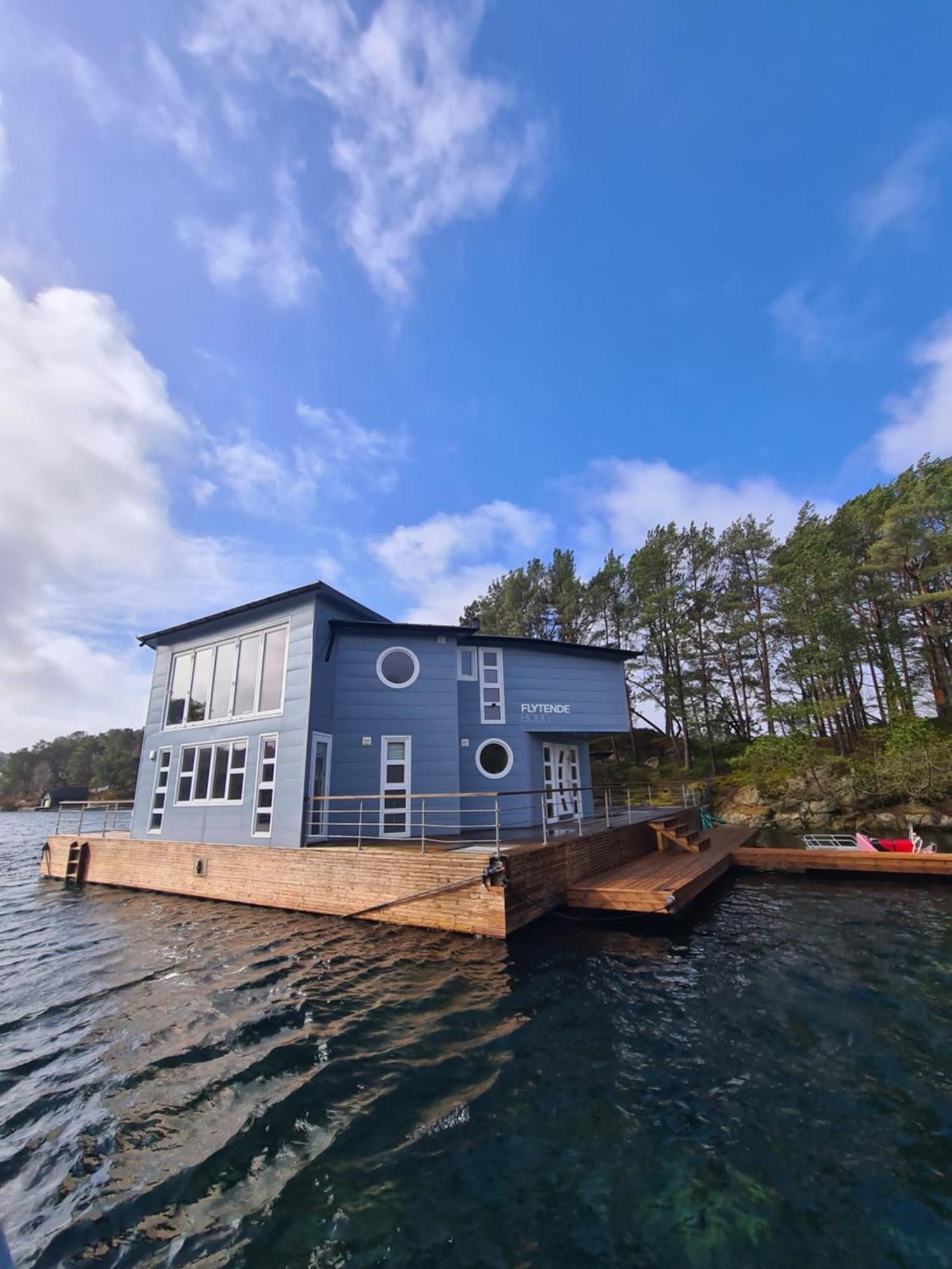 Floating House 3* Bergen